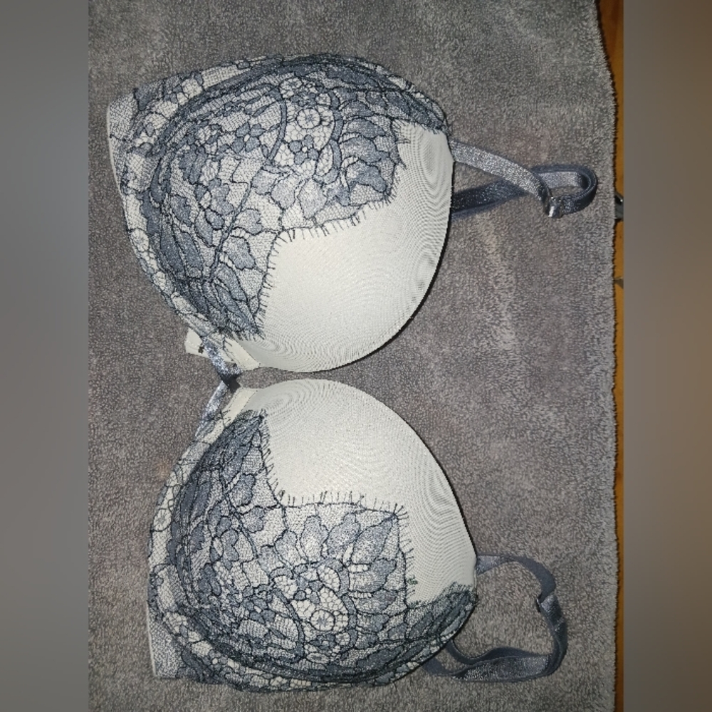 Victoria secret bombshell plunge 34D bra